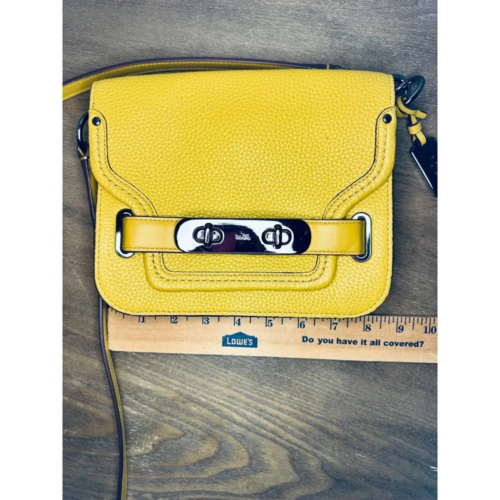 Coach SWAGGER‎ Pebble Leather Crossbody Bag Yellow Turnlock Shoulder Strap EUC